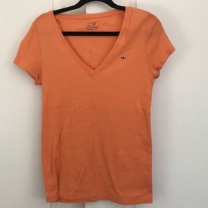 Vineyard vines vneck T-shirt